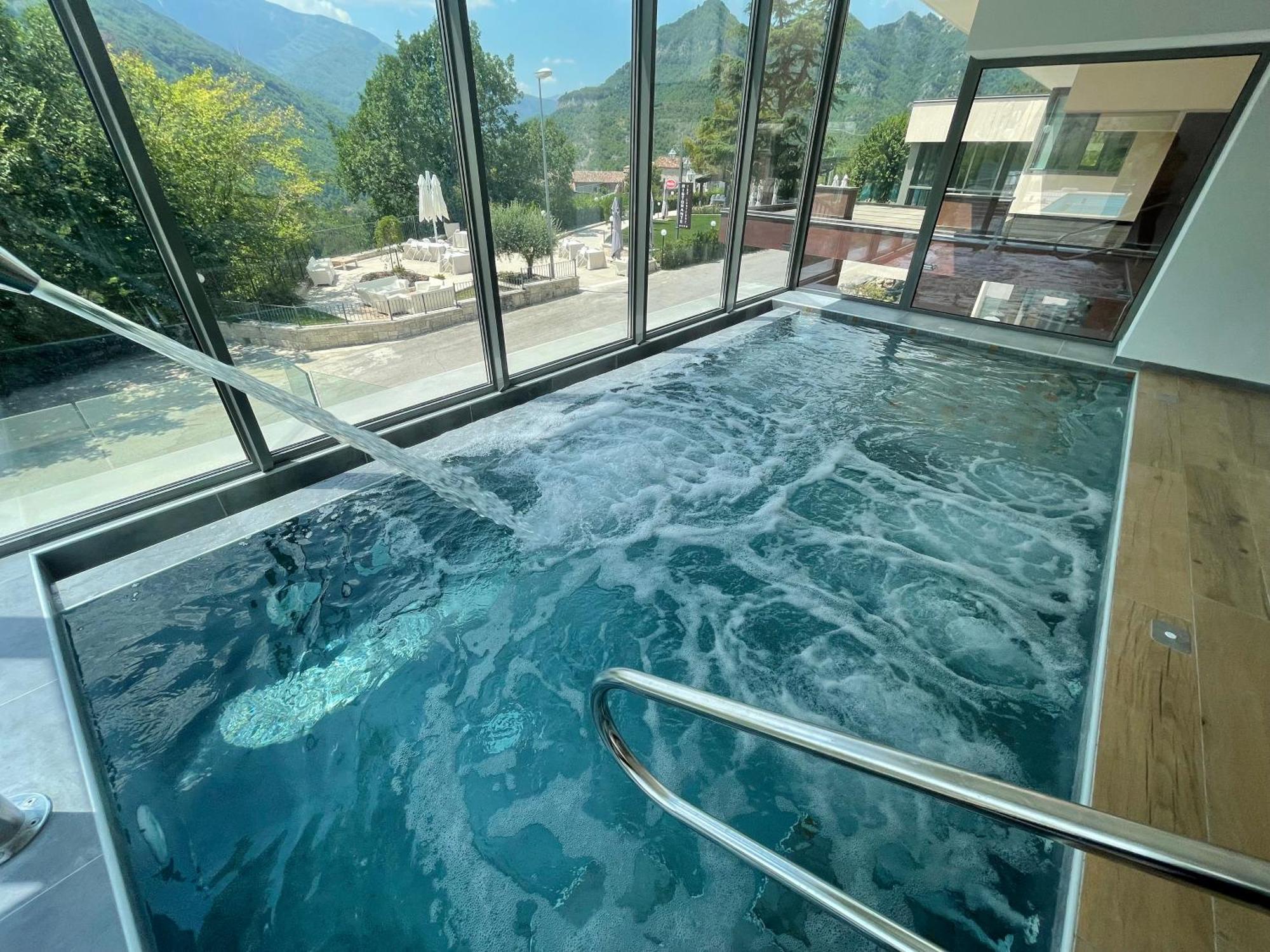 Hotel Ristorante Tre Lanterne & Spa 阿夸桑塔泰尔梅 外观 照片